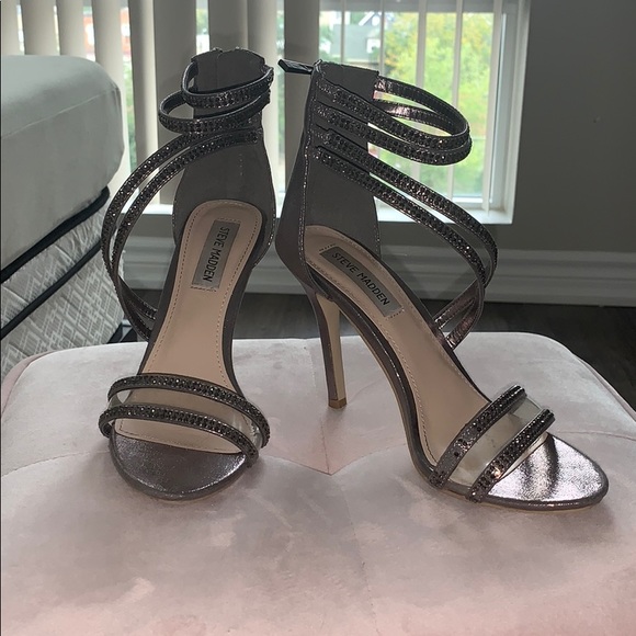 Heels - Picture 2 of 3